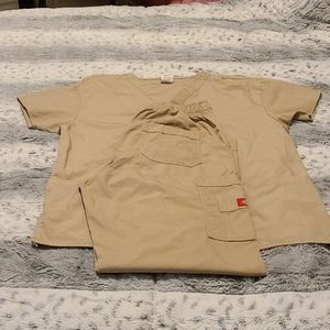 Women's Dickies Scrubs Size S-M